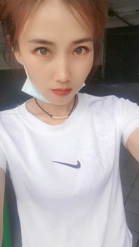 玲珑小巧妹子